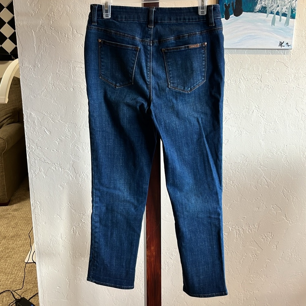 Chicos So Slimming Girlfriend Slim Leg Crop Denims size 4R/chicos 0.